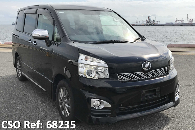 Toyota / Voxy 2013